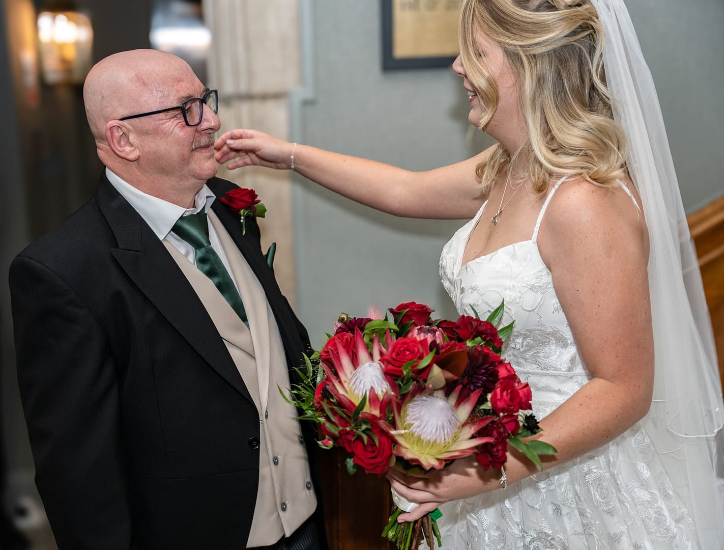 brides dad seeing her for frst time on wedding day.