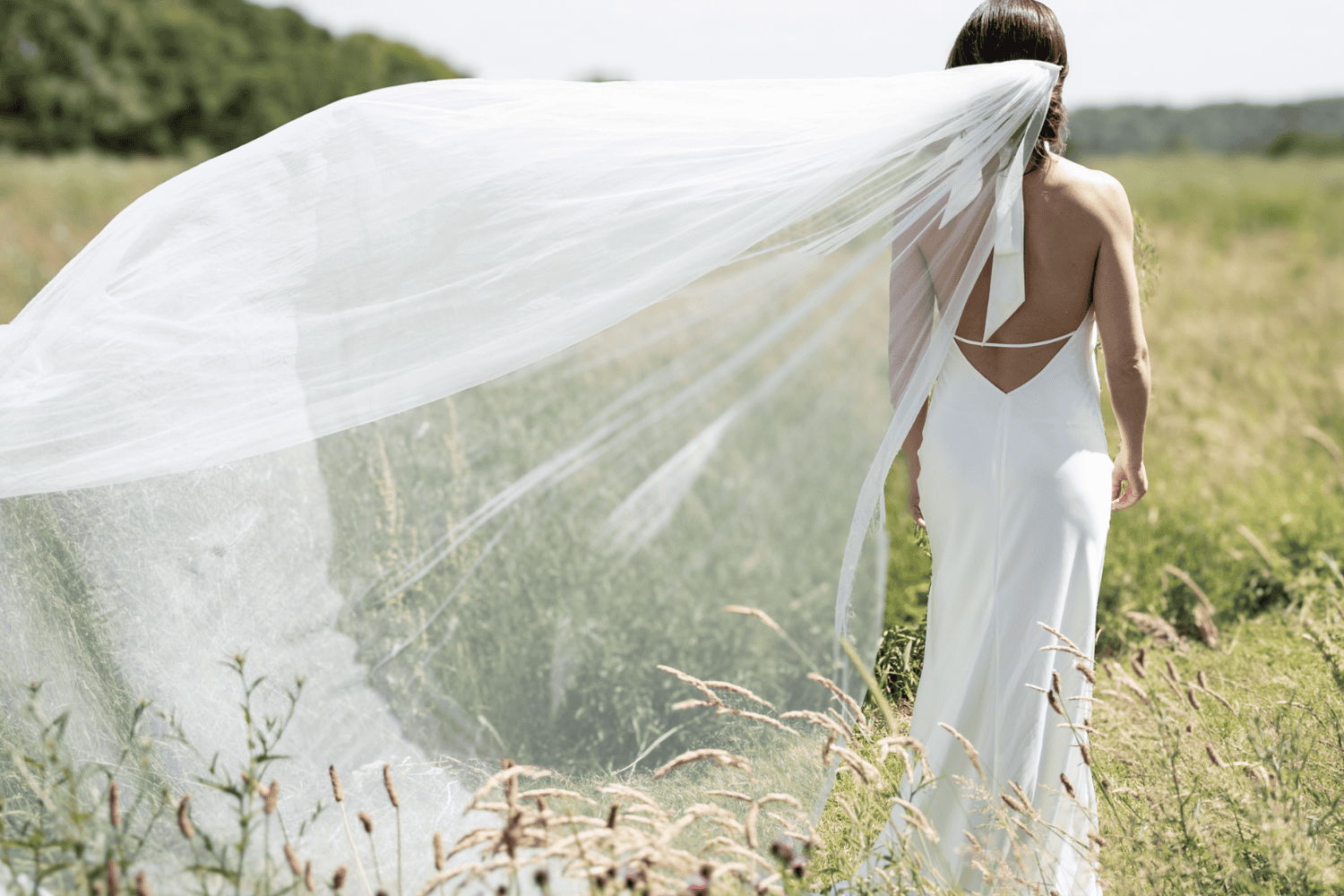 average cost of small wedding photographer in Aston Clinton