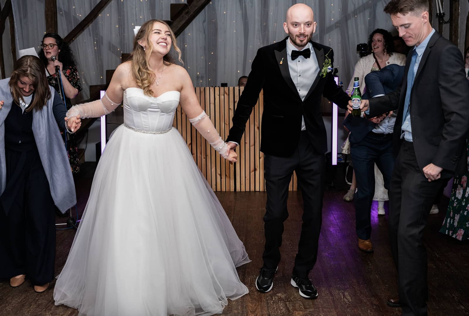 Bride and groom at sunset in Buckinghamshire countryside – Buckinghamshire wedding photographer