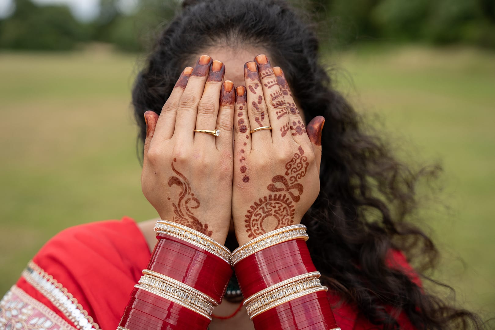 Henna hands on weddng day
